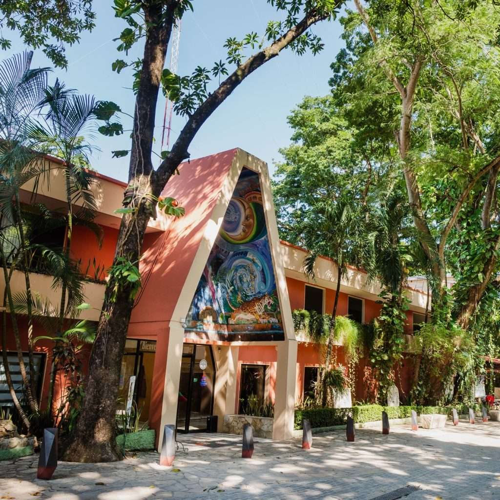 Fachada Hotel Maya Tulipanes