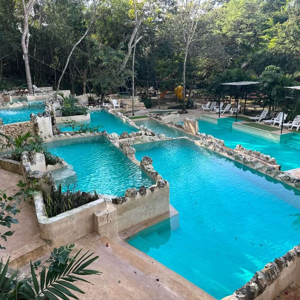 Albercas parque ecoturístico Yah-Ha