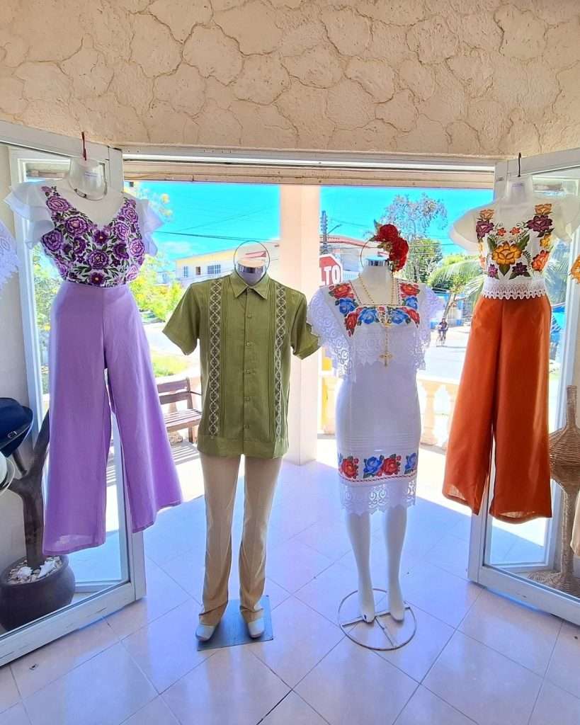 Ropa Artesanal de hombre y mujer en tienda Cactli